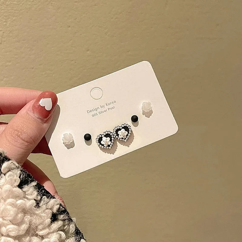 π Pair Heart Stud Earrings Set