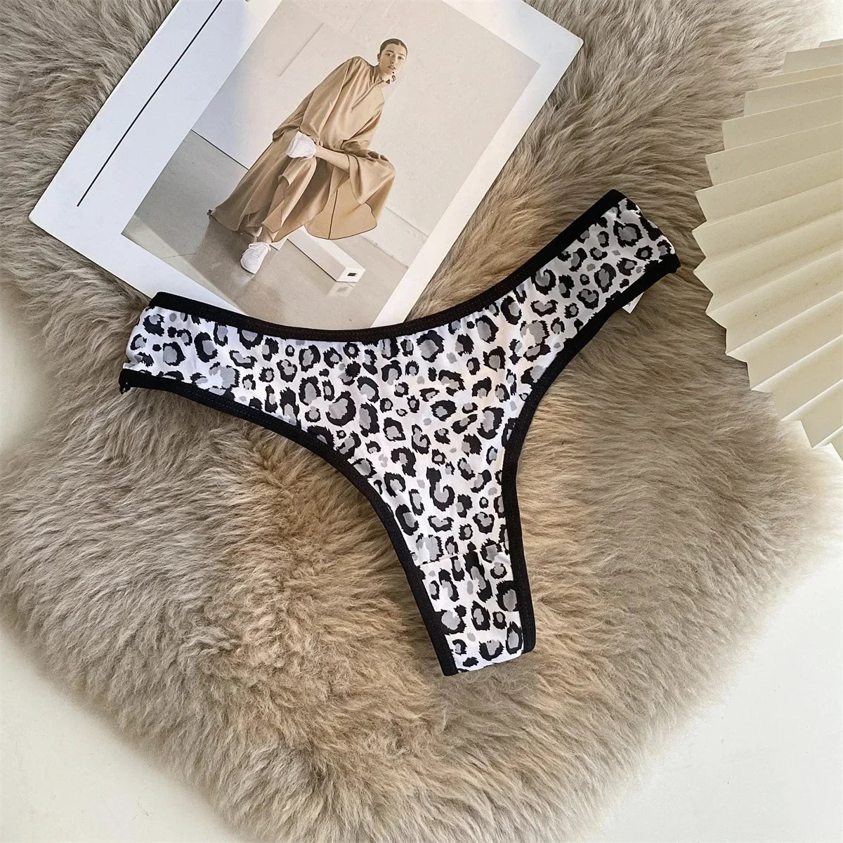 š Leopard-Print Ice Silk Thong ā Wild & Seamless Comfort