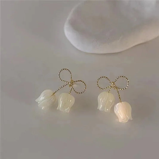🌷 Lady Bow Tulip Earrings