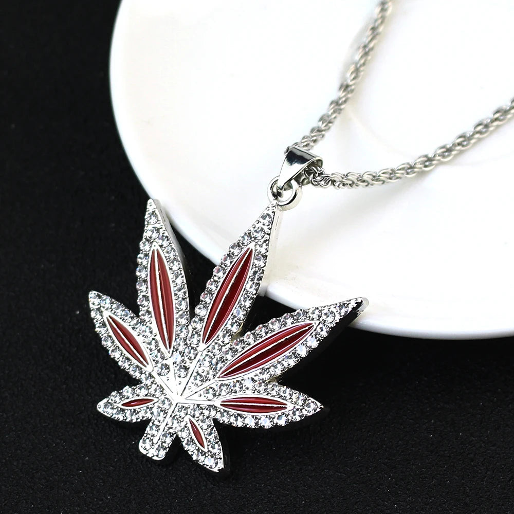 π Vintage Style Inlaid Metal Maple Leaf Necklace