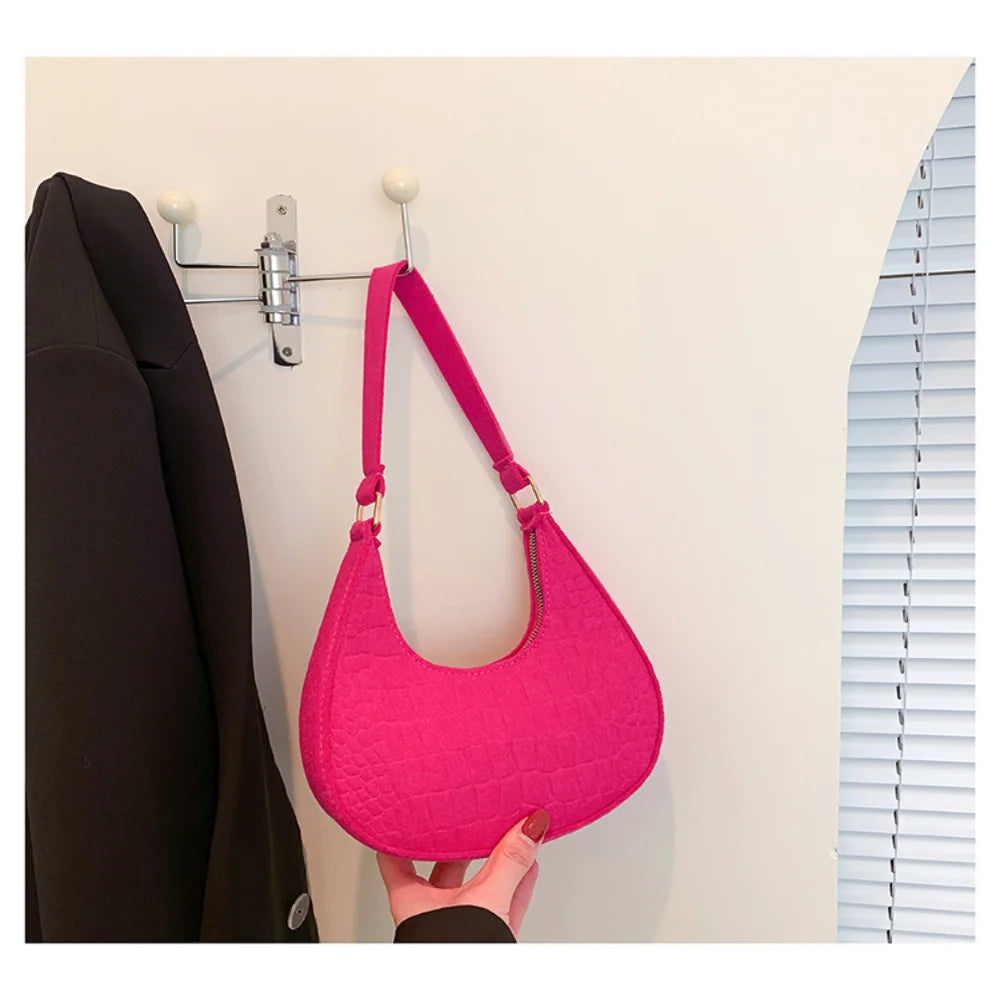 👜 Retro Felt Underarm Bag – Timeless & Trendy
