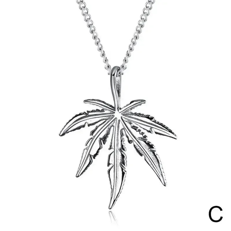 🍁 Hot Fashion Maple Leaf Pendant Necklace