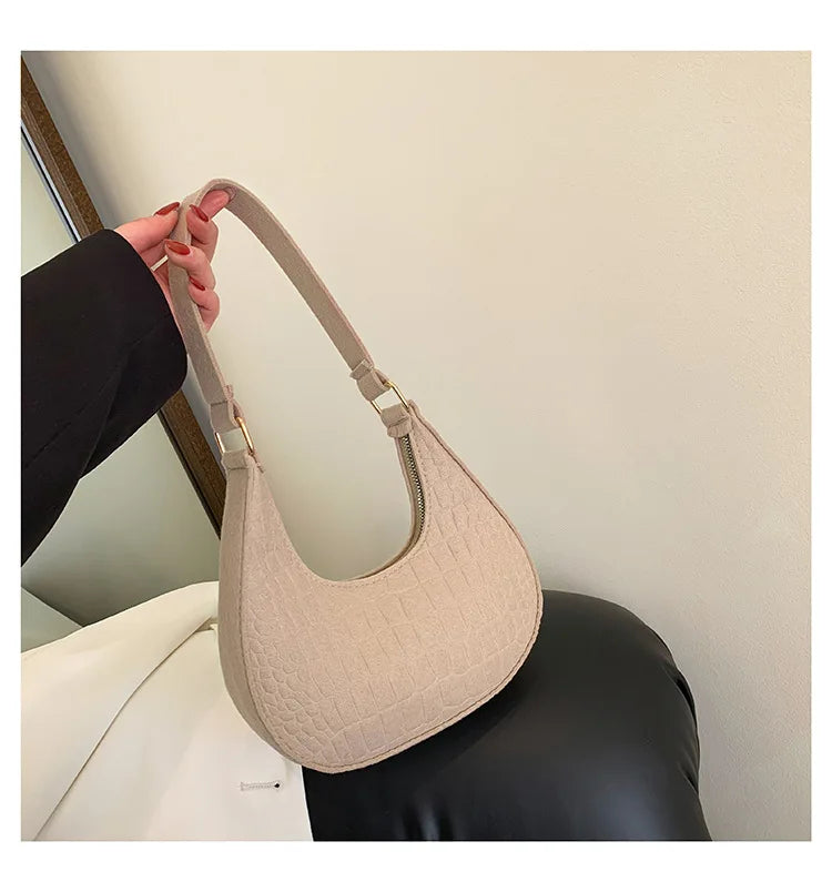 👜 Vintage Korean Underarm Bag – Soft Style & Structure