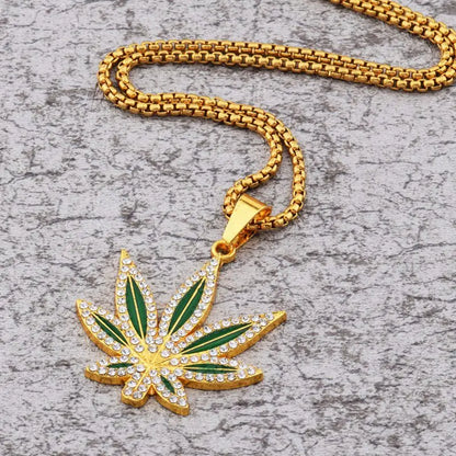 🍁 Vintage Style Inlaid Metal Maple Leaf Necklace
