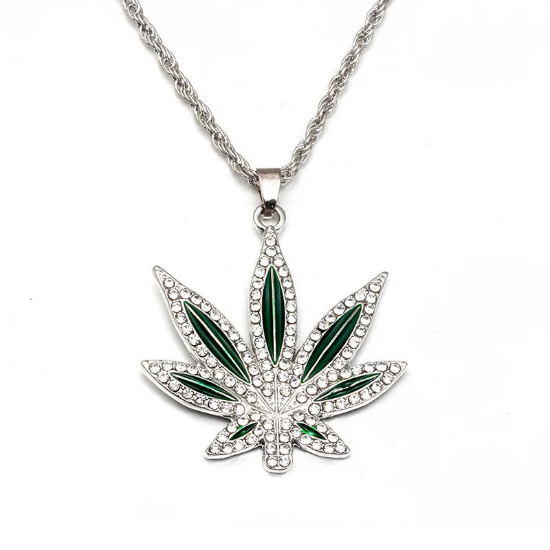 🍁 Vintage Style Inlaid Metal Maple Leaf Necklace