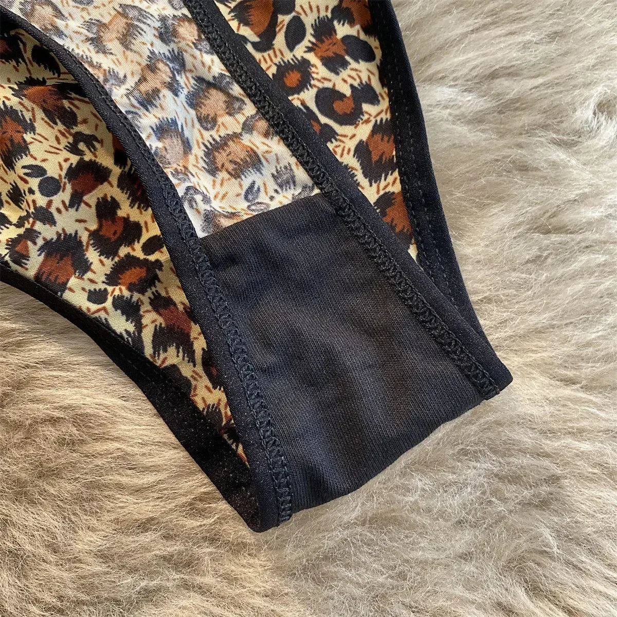 🐆 Leopard-Print Ice Silk Thong – Wild & Seamless Comfort