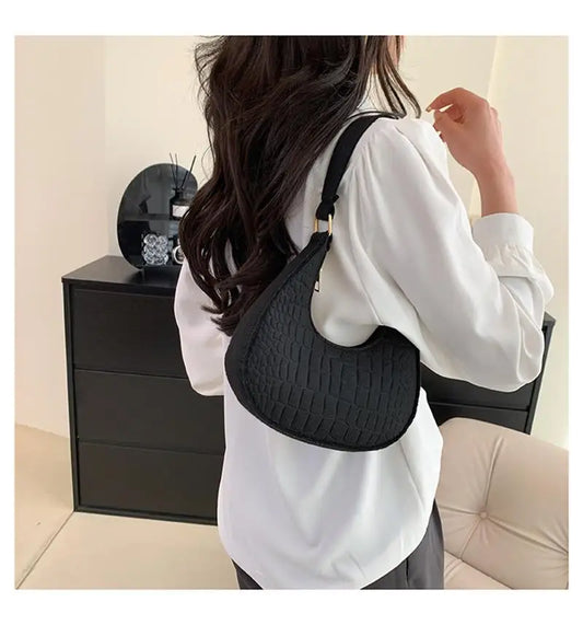 👜 Vintage Korean Underarm Bag – Soft Style & Structure