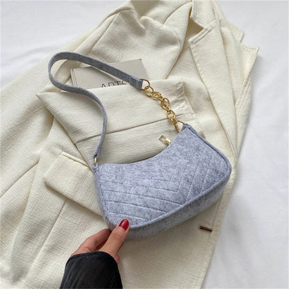 👜 Retro Felt Underarm Bag – Timeless & Trendy