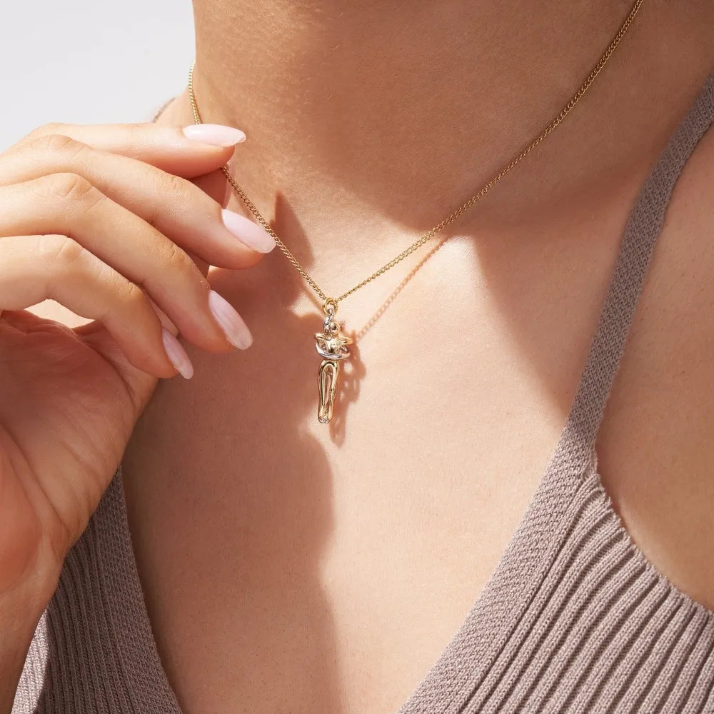 💛 New 14K Gold Embrace Pendant – Romantic Duo Jewelry