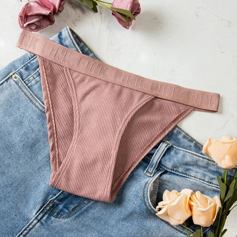 🩷 Comfort Cotton Panties – Everyday Softness & Fit