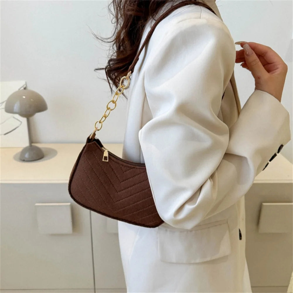 👜 Retro Felt Underarm Bag – Timeless & Trendy
