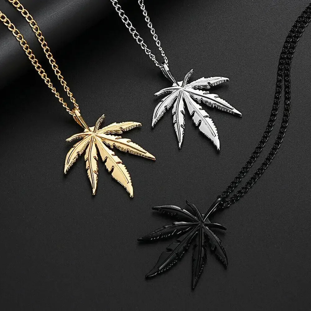 🍁 Hot Fashion Maple Leaf Pendant Necklace