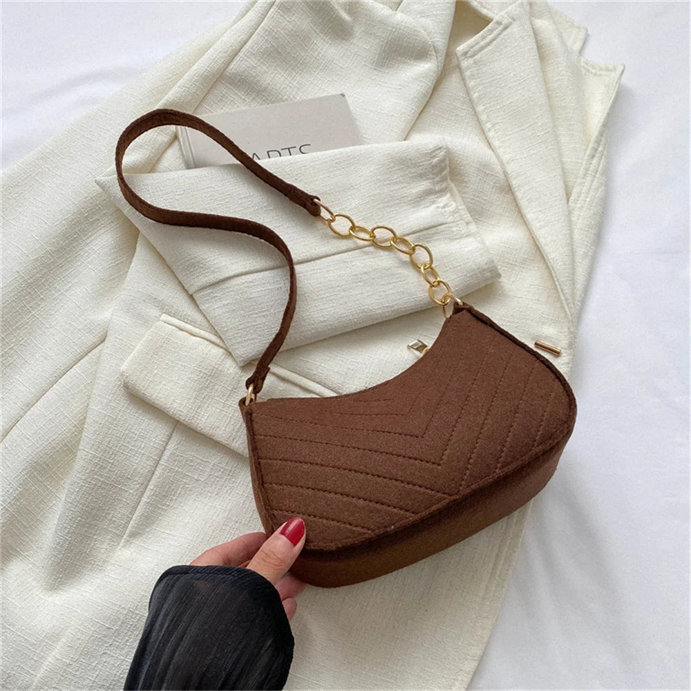 👜 Retro Felt Underarm Bag – Timeless & Trendy
