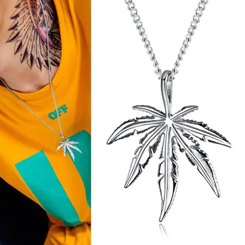🍁 Hot Fashion Maple Leaf Pendant Necklace