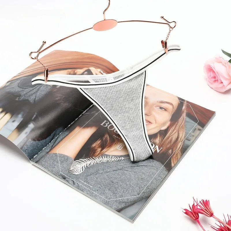 🌸 Seamless Cotton Thong – Soft & Sexy Comfort