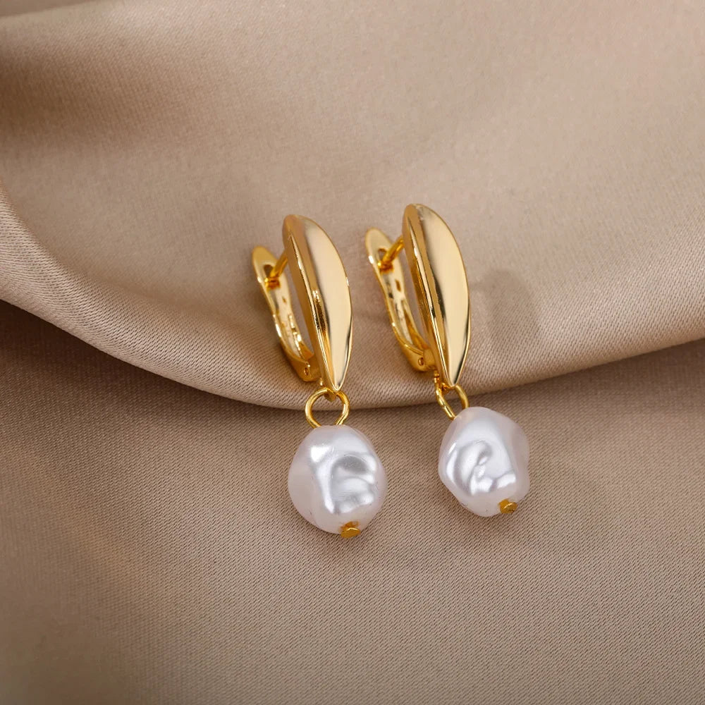 ✨ Heart Stainless Steel Hoop Earrings – Sparkling Elegance