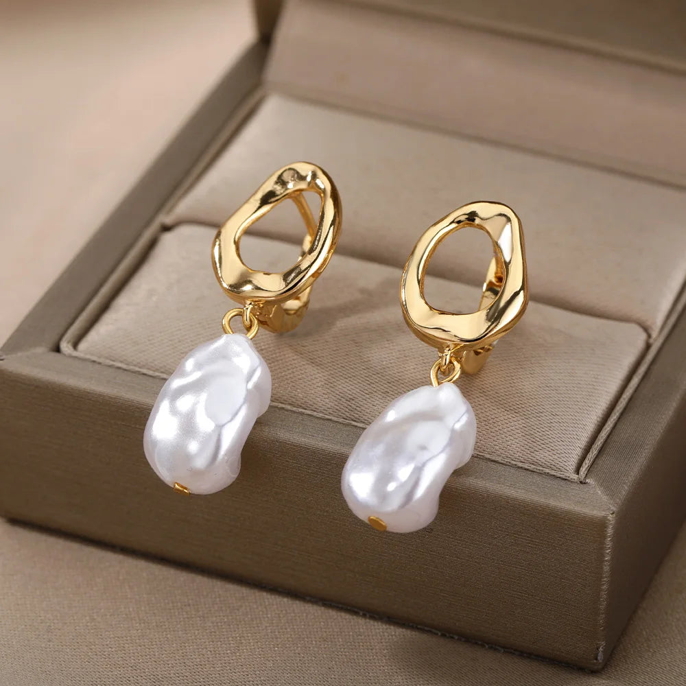 ✨ Heart Stainless Steel Hoop Earrings – Sparkling Elegance